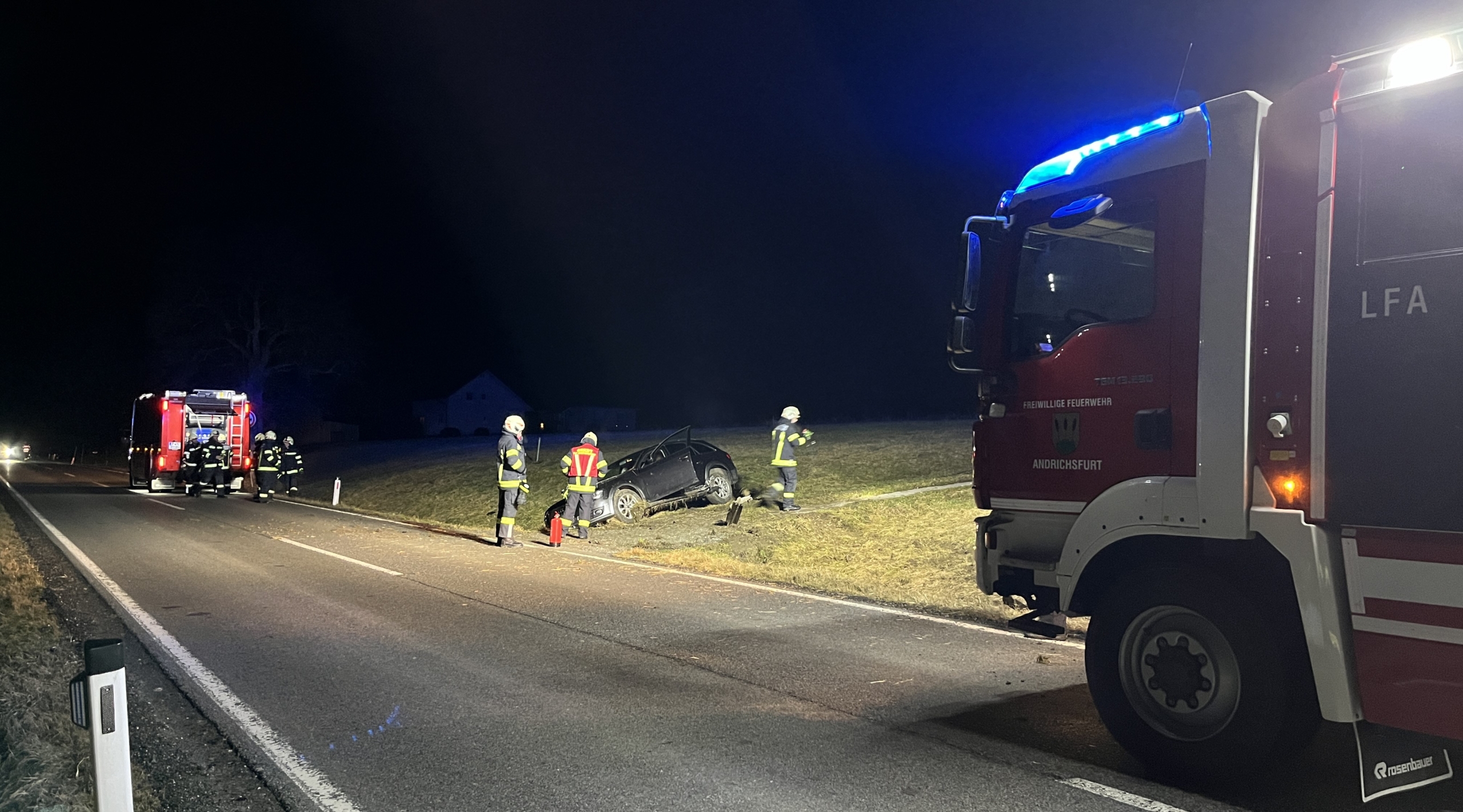 Aufräumarbeiten nach Verkehrsunfall 31 Jänner 2024 Freiwillige